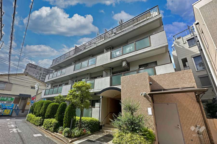 コープ野村明大前の外観（南東側から）