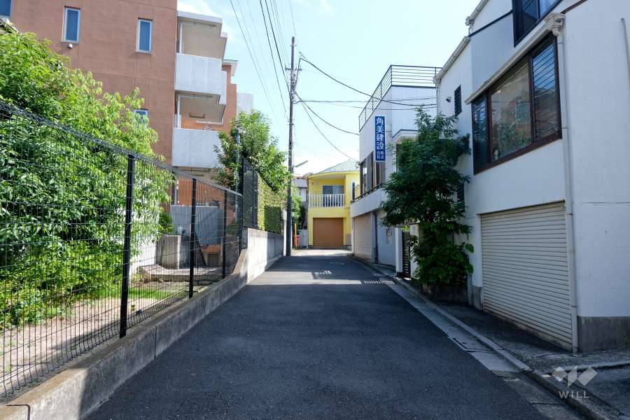 敷地南側の前面道路