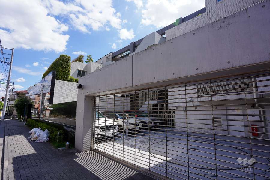 駐車場の出入り口（リングシャッター付き）・敷地内駐車場（屋外機械式）