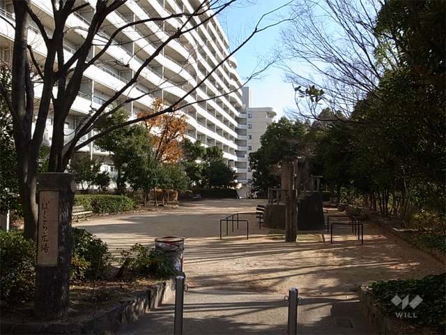 敷地南側にある広場