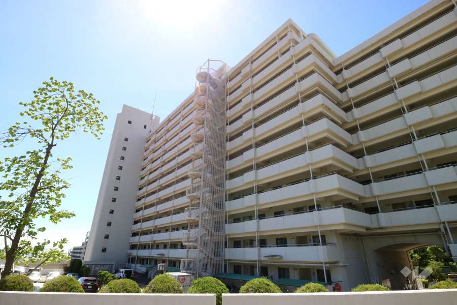 阪急逆瀬台アヴェルデ　4番館の外観（北西側から）
