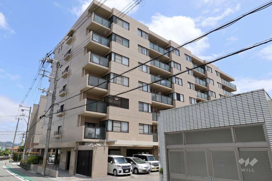 フォルム逆瀬川の外観(南西側から)