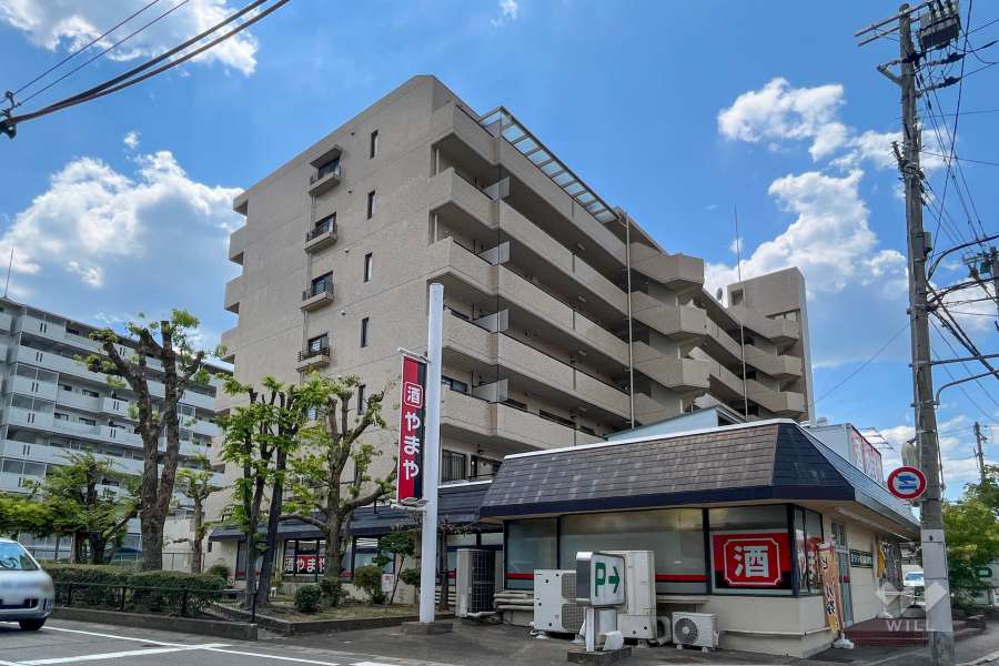 フォルム逆瀬川の外観（北東側から）