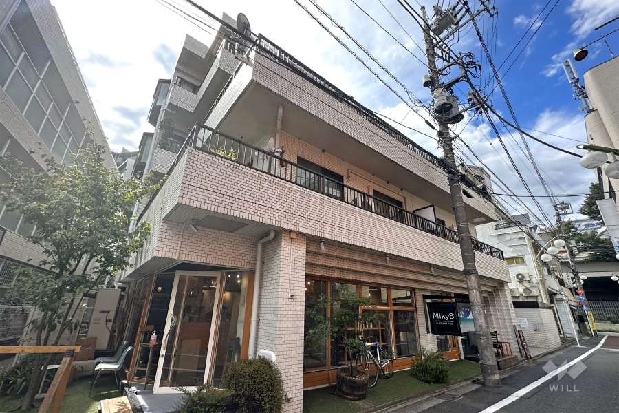 ライオンズプラザ明大前の外観（南東側から）　
