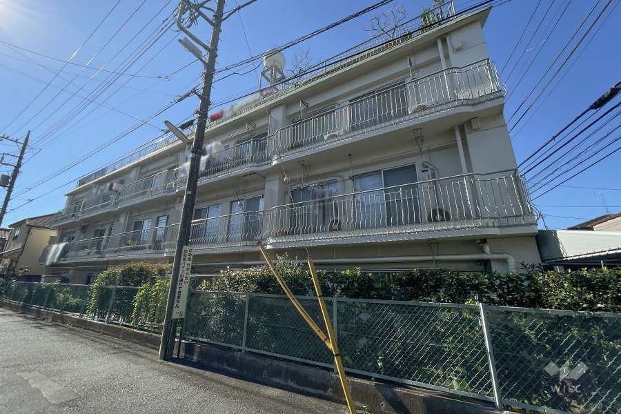 祖師谷ヒミコマンションの外観（北東側から）