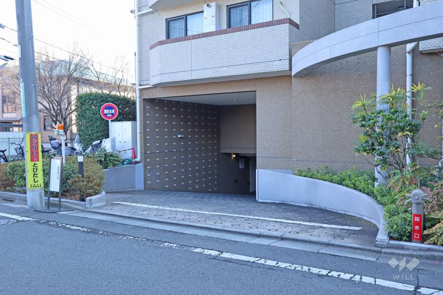 駐車場の出入り口