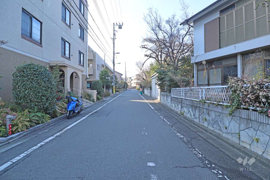 敷地北側の前面道路　