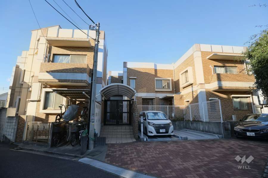 セボン千歳烏山の外観（南側から）