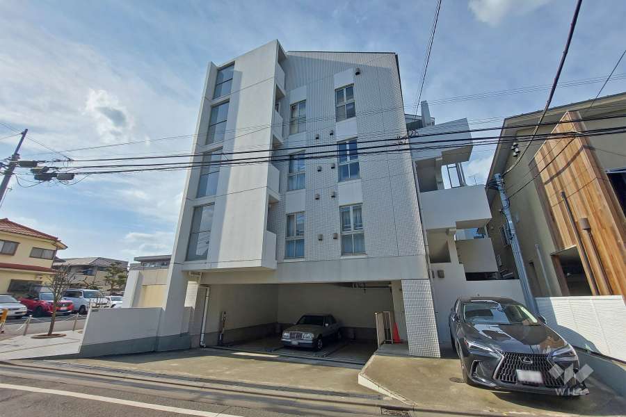 スタジオキュービィ千歳烏山の外観（南側から）