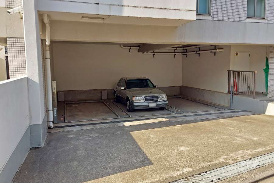 敷地内駐車場（屋内平面式）