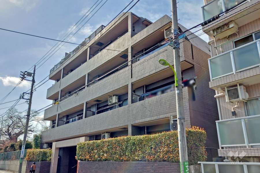 ホームズ烏山の外観（南東側から）