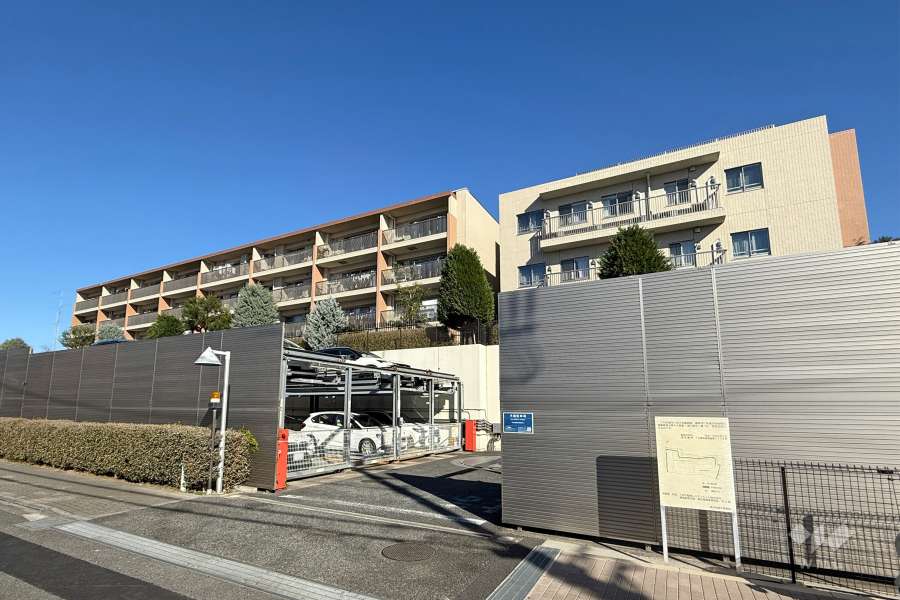 パークホームズ千歳烏山ガーデンズコートウエスト棟の外観（南西側から）