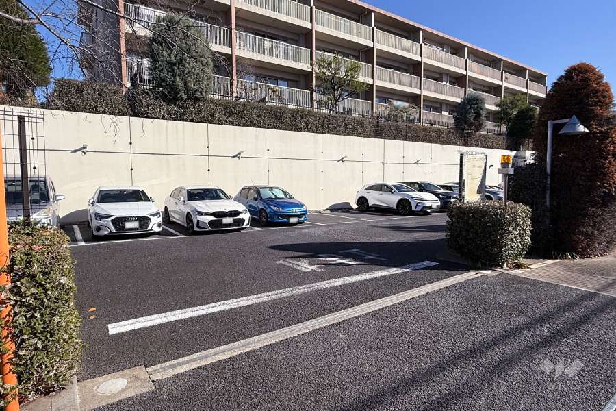 駐車場の出入り口