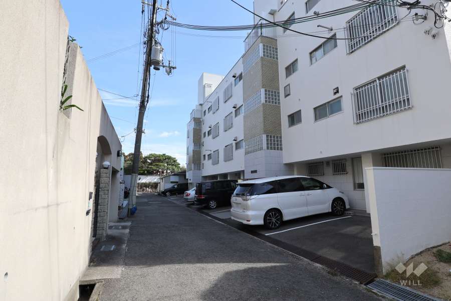 敷地北西側の前面道路