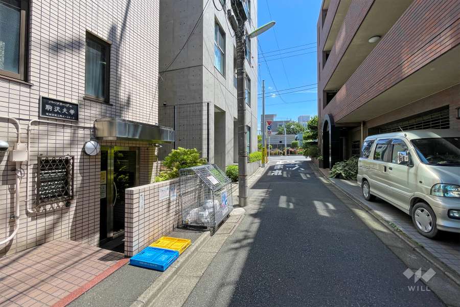 敷地南側の前面道路