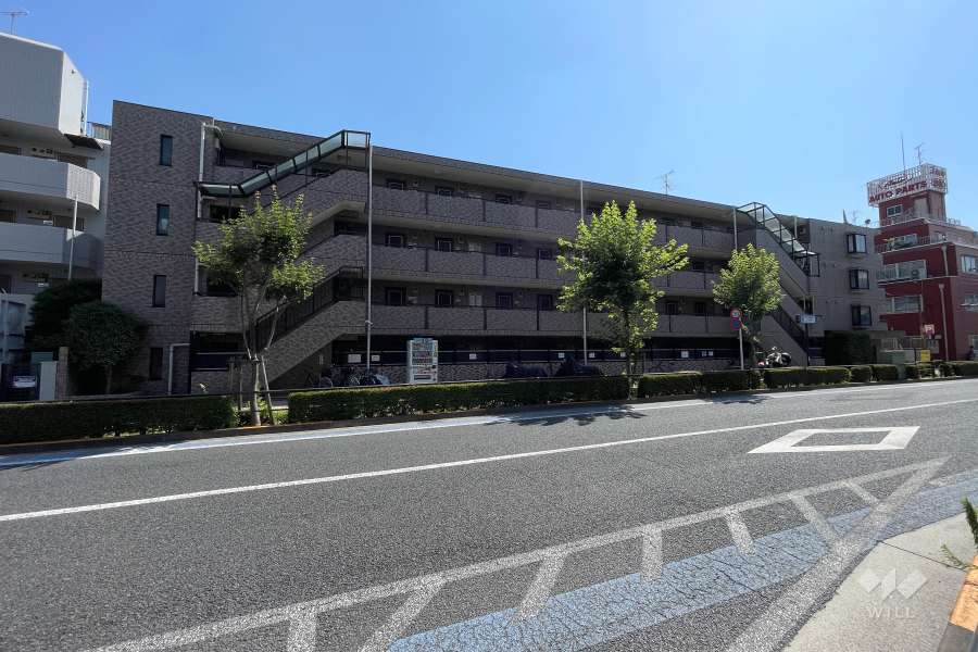 日神パレステージ三軒茶屋の外観（北東側から）