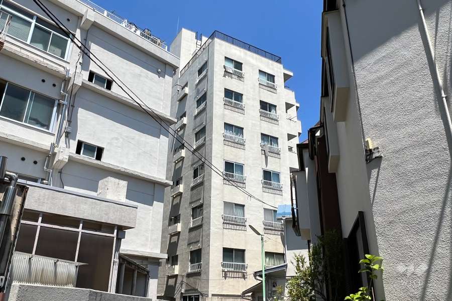 メイゾンアサヒの外観(南西側から)