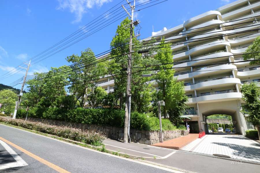 阪急逆瀬台アヴェルデ　5番館の外観（南西側から）
