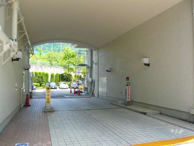 駐車場出入り口
