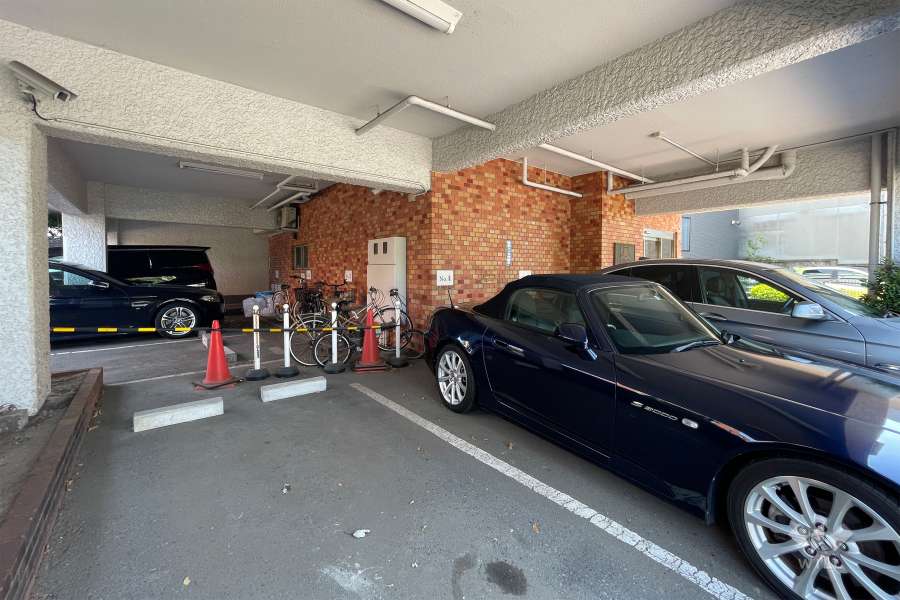 敷地内駐車場（屋内平面式）