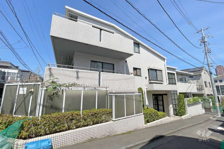コスモ上馬の外観（南東側から）