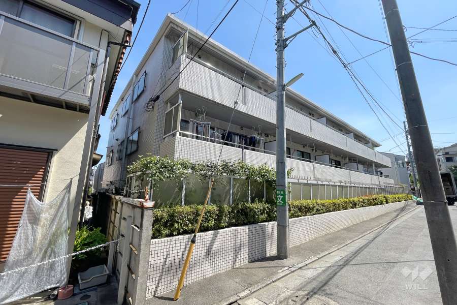 コスモ上馬の外観（南西側から）