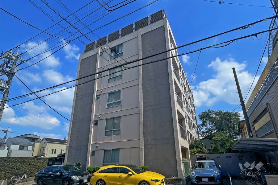 上馬第２コーポラスの外観（南西側から）