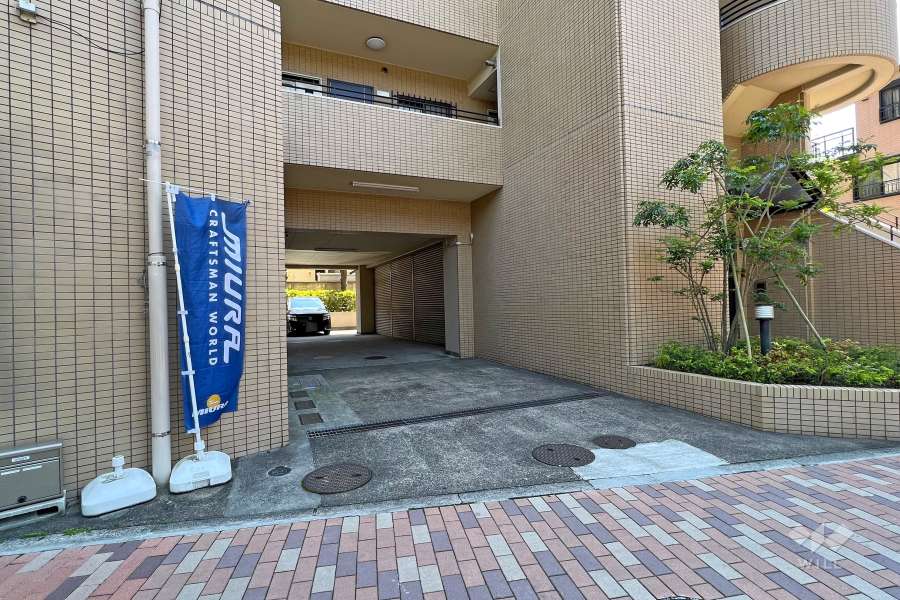 駐車場の出入り口