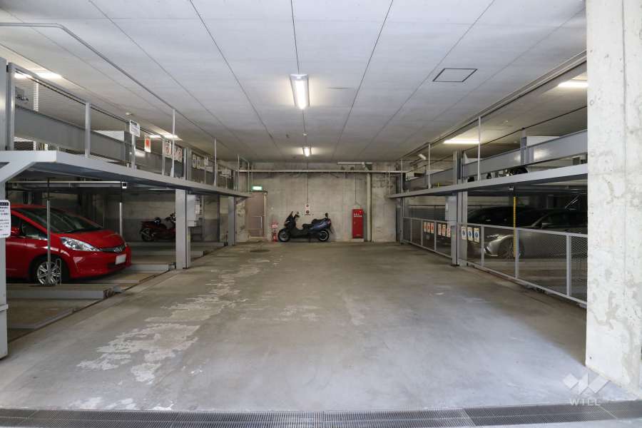敷地内駐車場（屋内機械式）