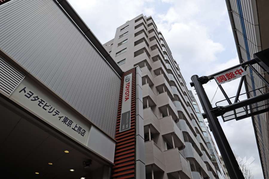 上馬マンションの外観（南側から）