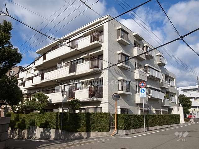 日興芦屋川スカイマンションの外観（南東側から）