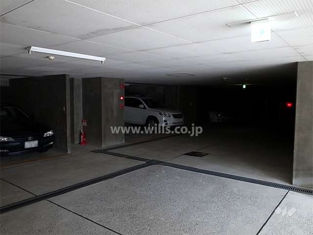 敷地内駐車場（屋内平面式）