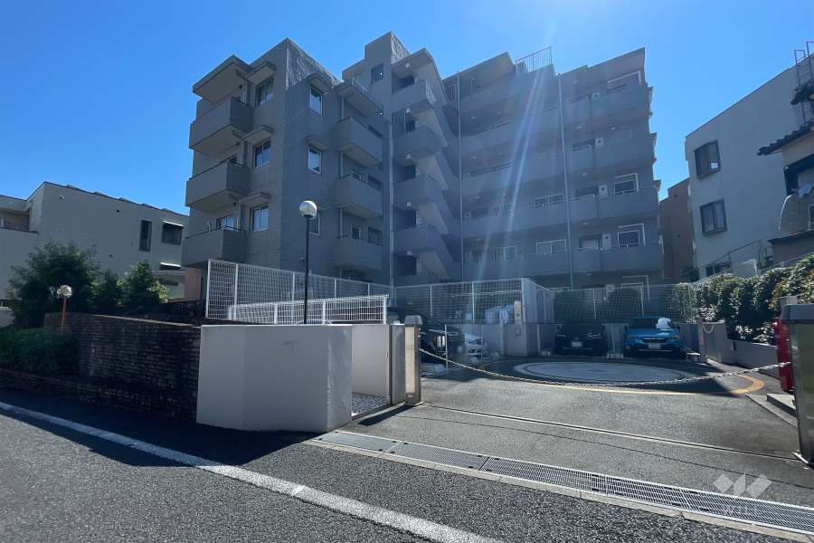 三軒茶屋南パークハウスの外観(北西側から）