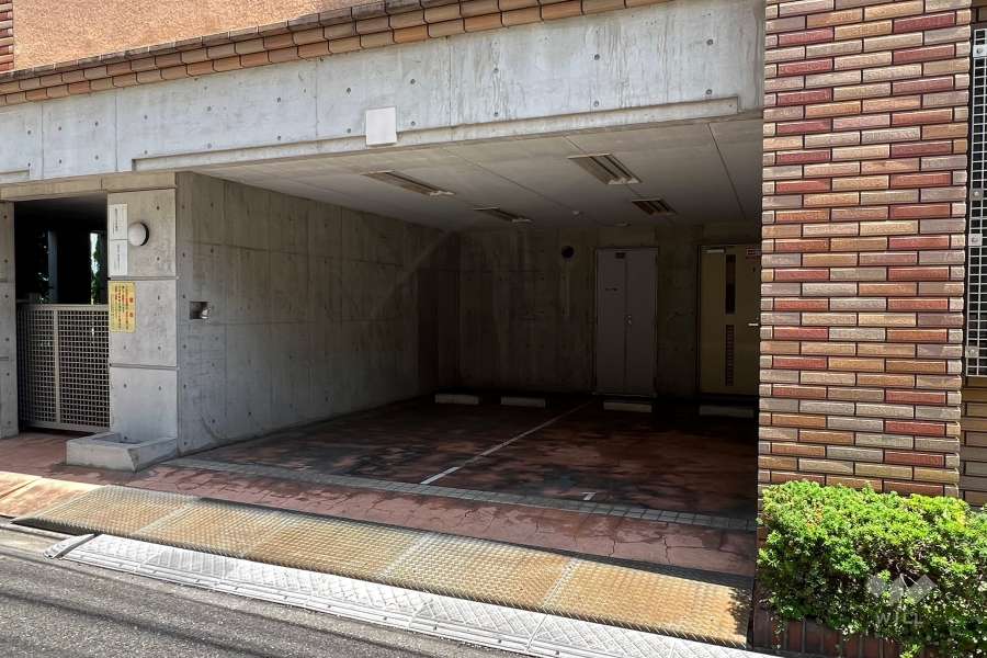 敷地内駐車場（屋内平面式）