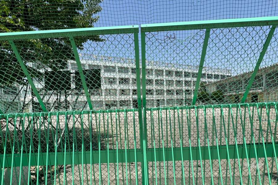 敷地の北側には『世田谷区立三軒茶屋小学校』があります。