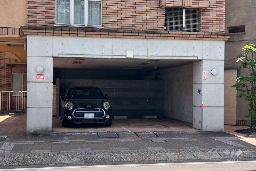 敷地内駐車場（屋内平面式）