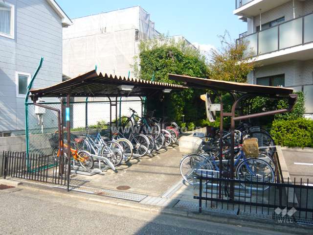 屋根付きの駐輪場