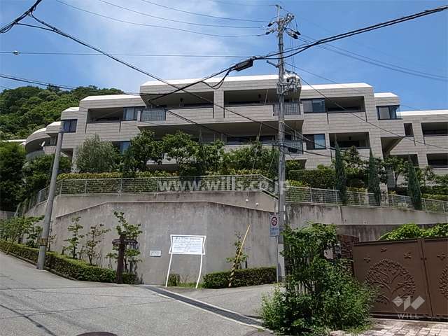 ライオンズマンションエルザ山芦屋の外観（南側から）