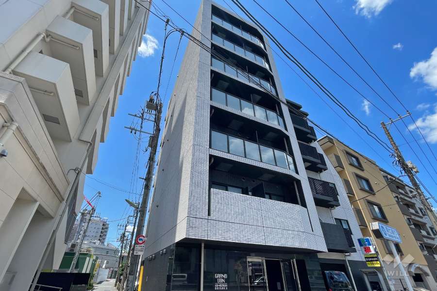 グランヴァン駒沢大学の外観（東側から）