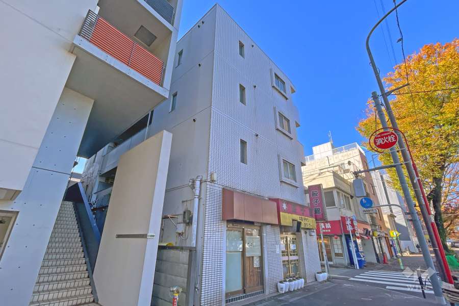 アローハイツ上北沢の外観（北東側から）