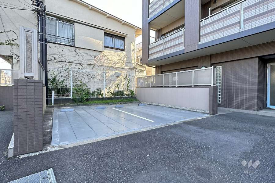 敷地内駐車場（屋外平面式）