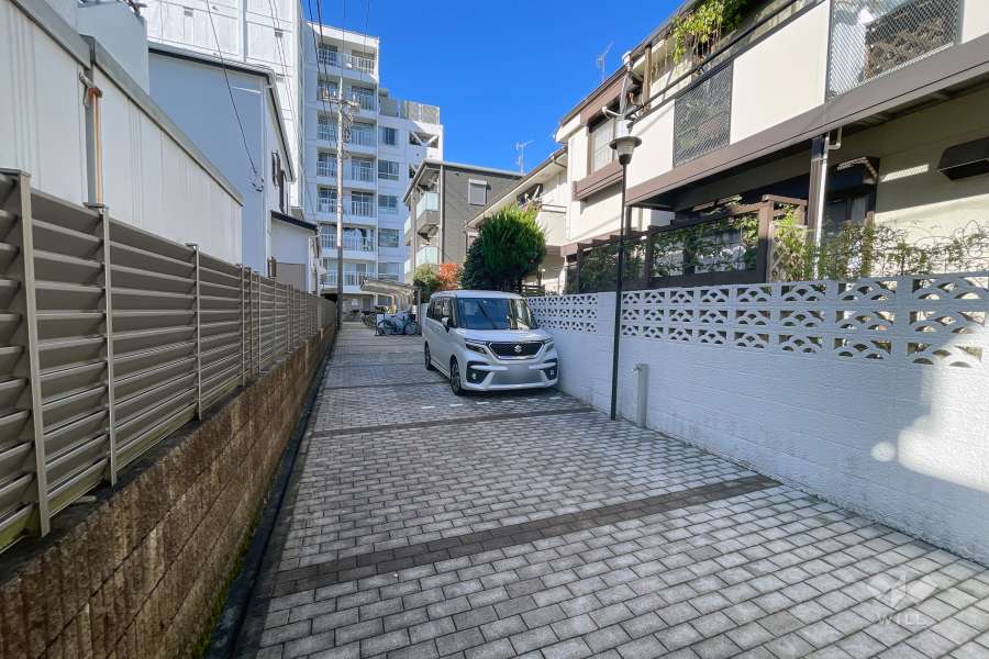 敷地内の駐車スペース