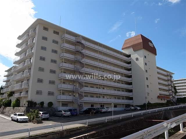 逆瀬川グリーンハイツ　B棟の外観（北東側から）