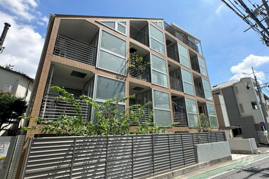 トゥールロワイヤルエルモア上北沢の外観（北西側から）