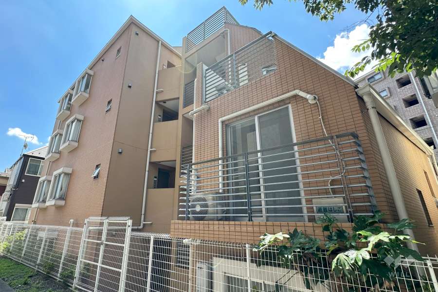 トゥールロワイヤルエルモア上北沢の外観（北東側から）