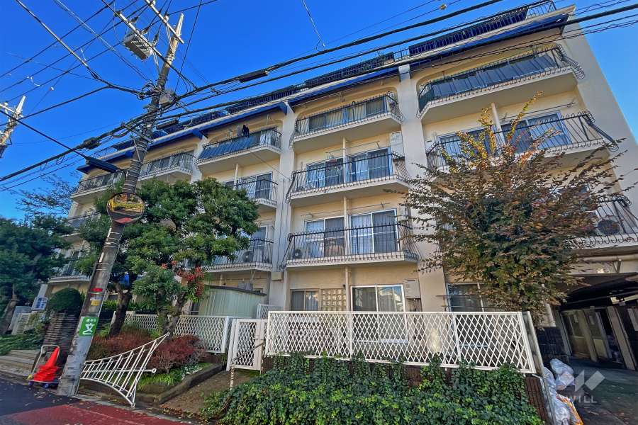 シャンボール上北沢の外観（南西側から）