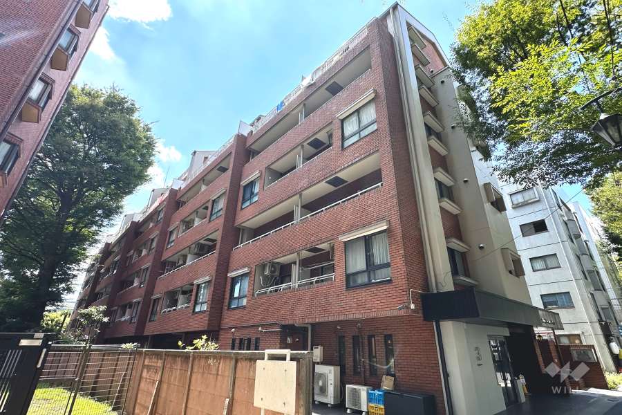 ライオンズマンション上北沢の外観（北東側から）