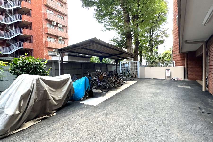 駐輪場（屋根付き）