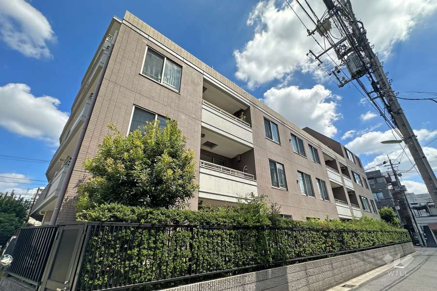 プラウド上北沢の外観（南西側から）