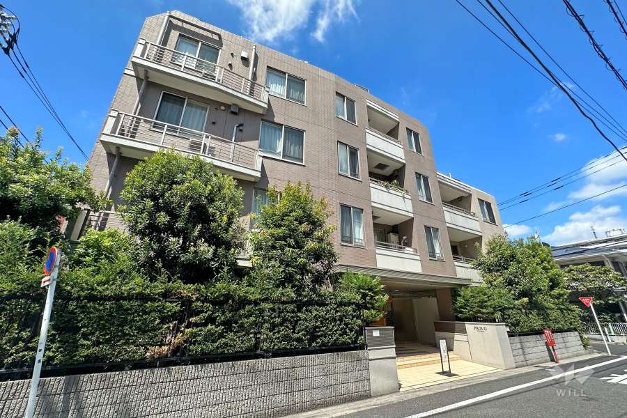 プラウド上北沢の外観（南東側から）